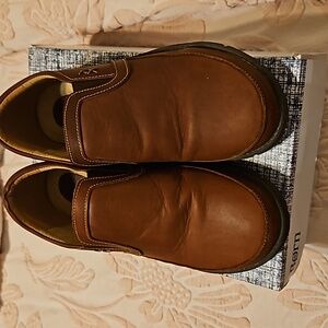 Born Mens size 7 Loafers